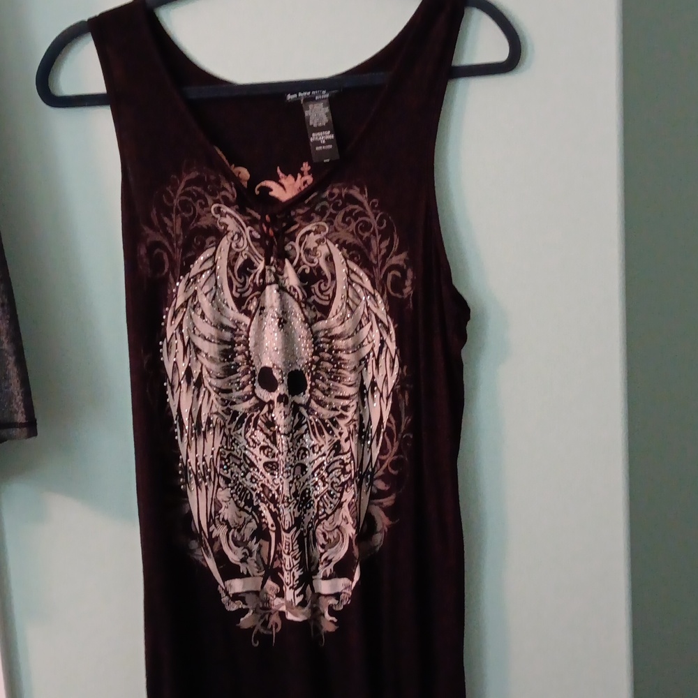 Skull and wings glittery tank